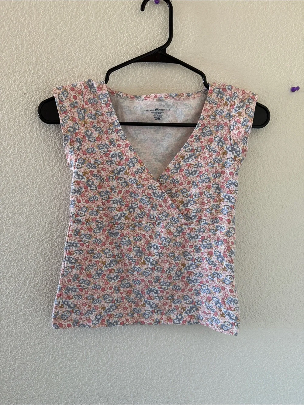 Brandy melville Amara floral tank top - Picture 2 of 4